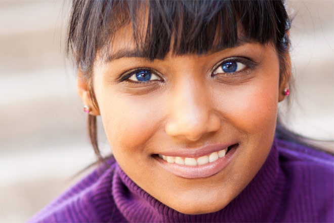 blue colored contact lenses